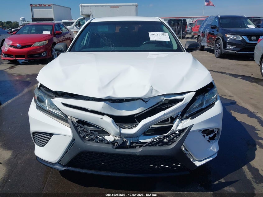 TOYOTA CAMRY - zdjęcie 12