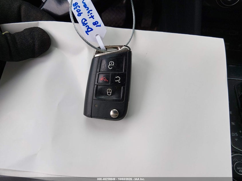 VOLKSWAGEN TIGUAN 2018 VIN 3VV2B7AX5JM058502