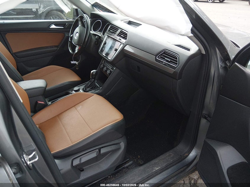 VOLKSWAGEN TIGUAN 2018 VIN 3VV2B7AX5JM058502