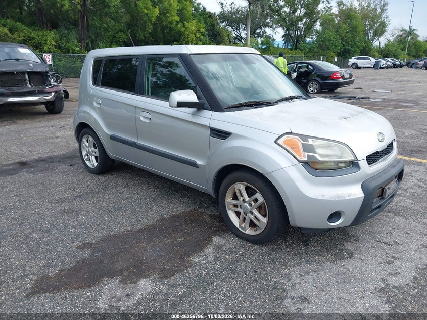 Vin: kndjt2a29a7166677, lot: 46756865, kia soul + 20101