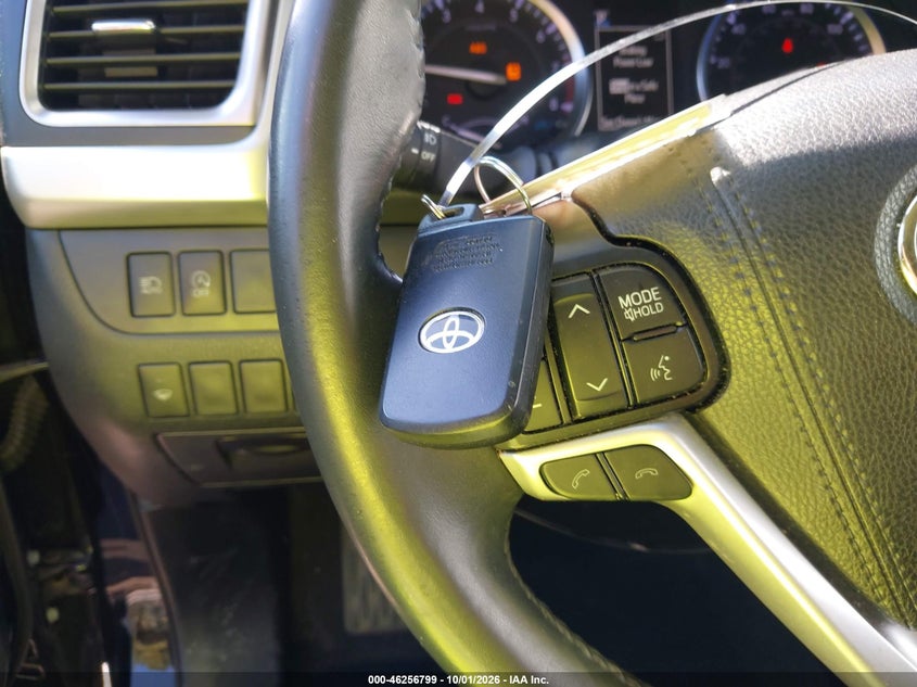 TOYOTA HIGHLANDER - zdjęcie 11