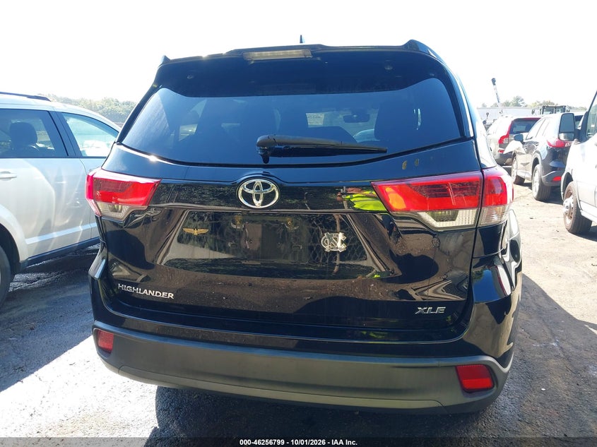 TOYOTA HIGHLANDER - zdjęcie 17