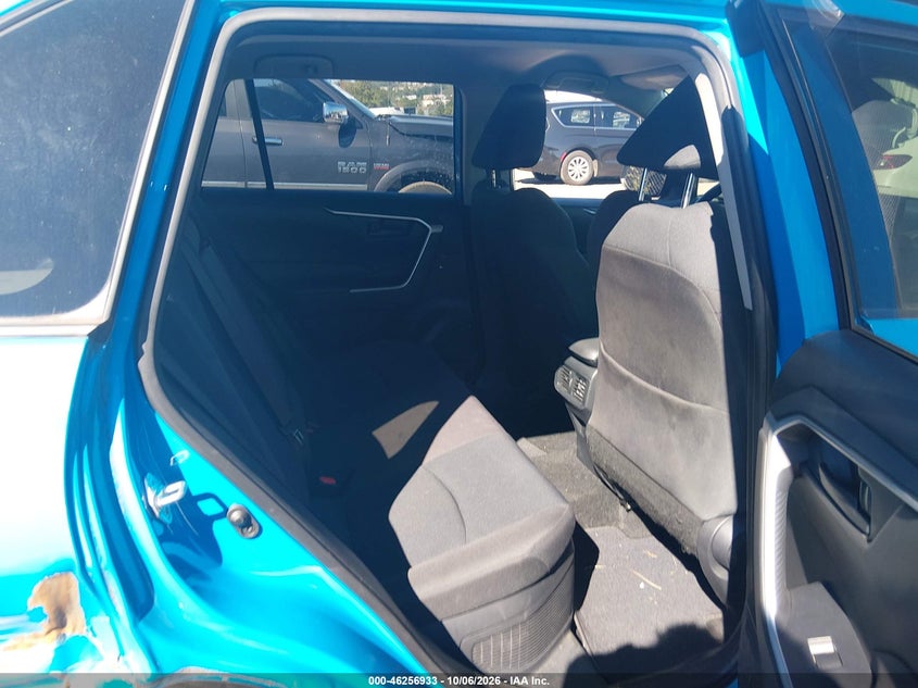 TOYOTA RAV4 HYBRID - zdjęcie 8