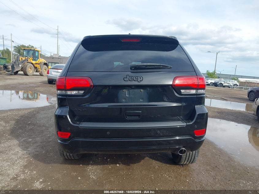 JEEP GRAND CHEROKEE - zdjęcie 17