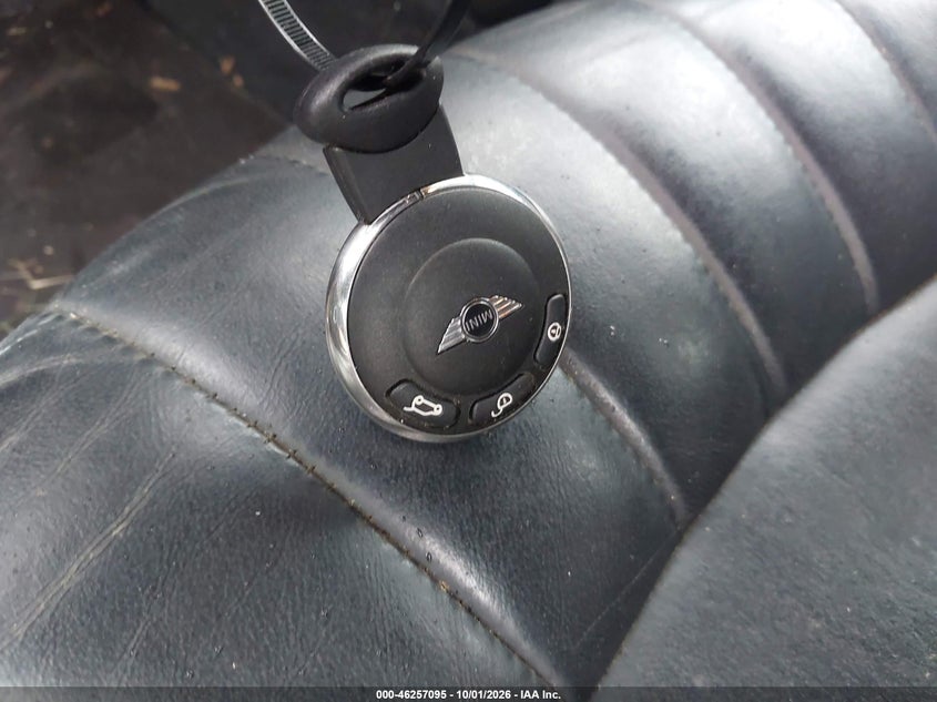 2010 MINI COOPER S · Фото 11