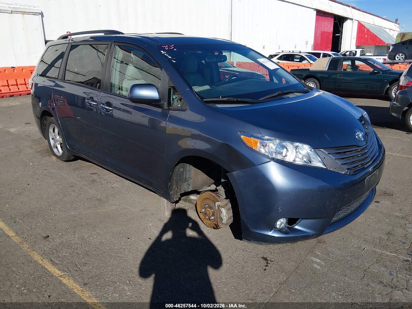 Vin: 5tdyk3dc2fs624505, lot: 46757613, toyota sienna xle premium 8 passenger 2015 img_1