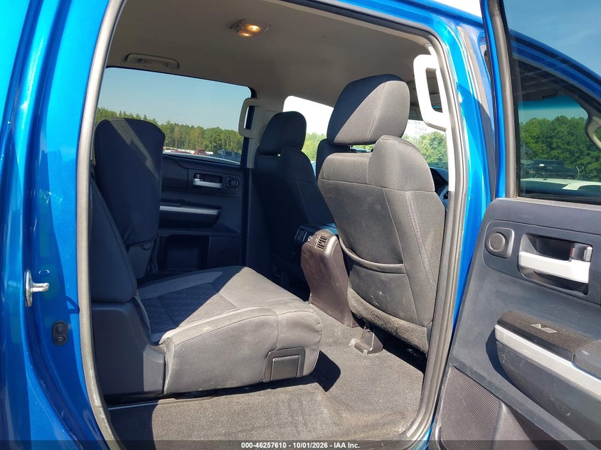 TOYOTA TUNDRA - zdjęcie 8