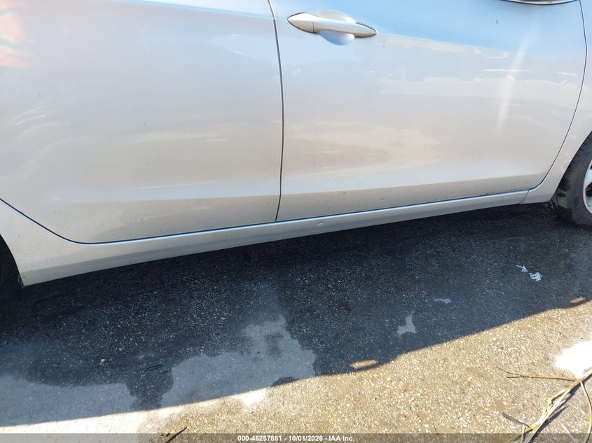 HYUNDAI ELANTRA GT 2013 VIN KMHD35LE5DU104474