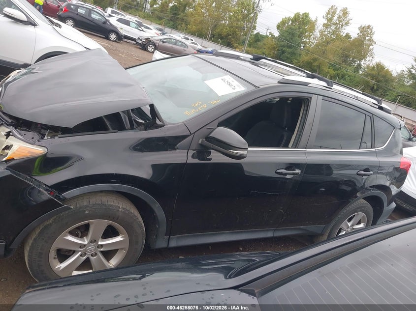2014 TOYOTA RAV4 XLE · Photo 15