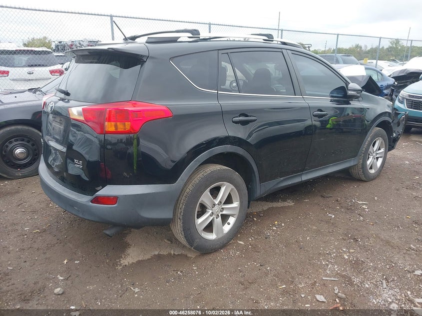 2014 TOYOTA RAV4 XLE · Photo 4