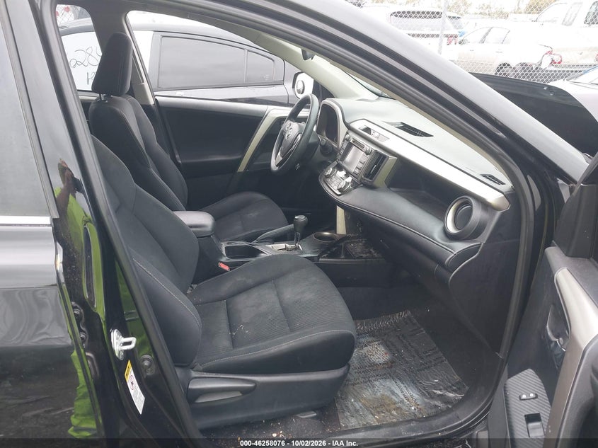 2014 TOYOTA RAV4 XLE · Photo 5