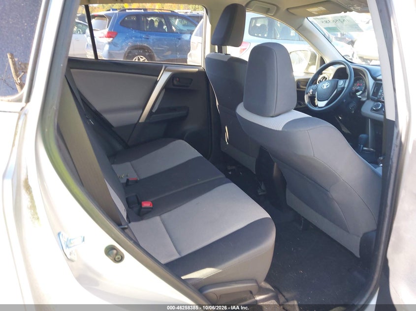 TOYOTA RAV4 - zdjęcie 8