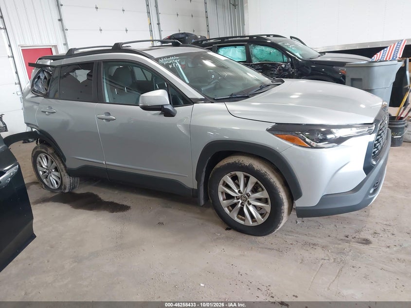2024 TOYOTA COROLLA CROSS LE