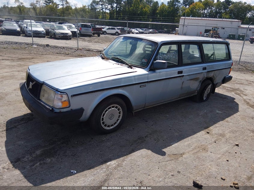 1992 Volvo 240, Normal Wear & Tear, IAAI, VIN YV1AW8807N1934500 — photo 2