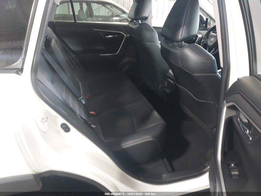 TOYOTA RAV4 - zdjęcie 8