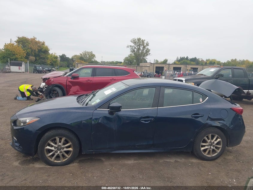 MAZDA 3 - zdjęcie 14