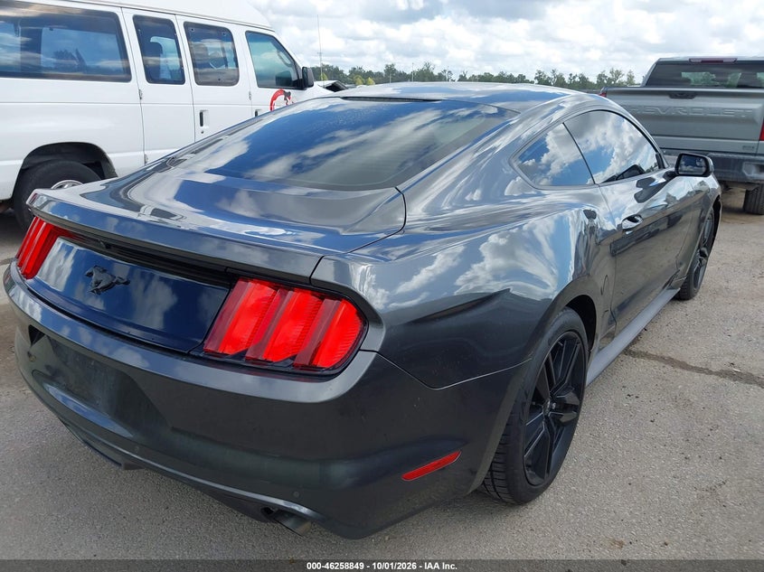 FORD MUSTANG - zdjęcie 4