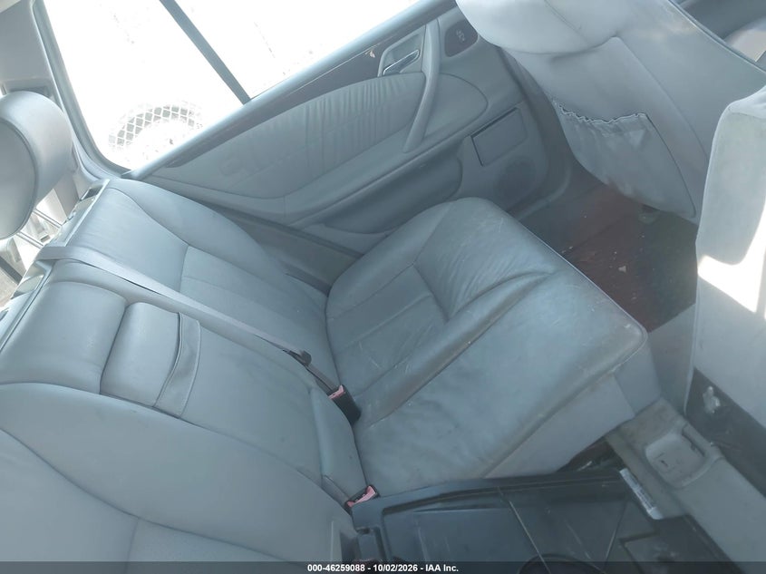 MERCEDES-BENZ E 2000 VIN WDBJH65JXYA979533