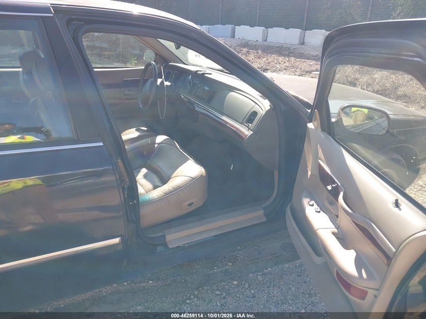MERCURY GRAND MARQUIS 2002 VIN 2MEFM75W52X646495