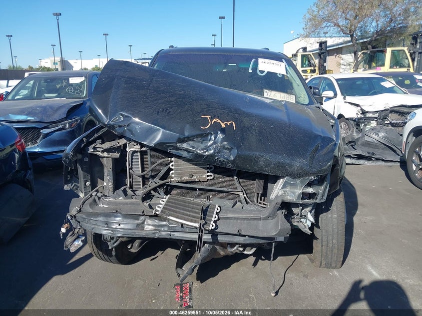 CHEVROLET SUBURBAN 1500 2013 VIN 1GNSKJE75DR127818