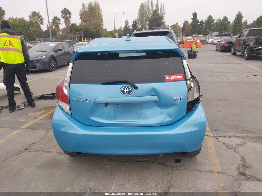 TOYOTA PRIUS C - zdjęcie 19