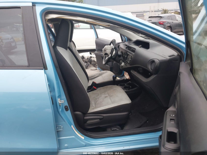 TOYOTA PRIUS C - zdjęcie 5