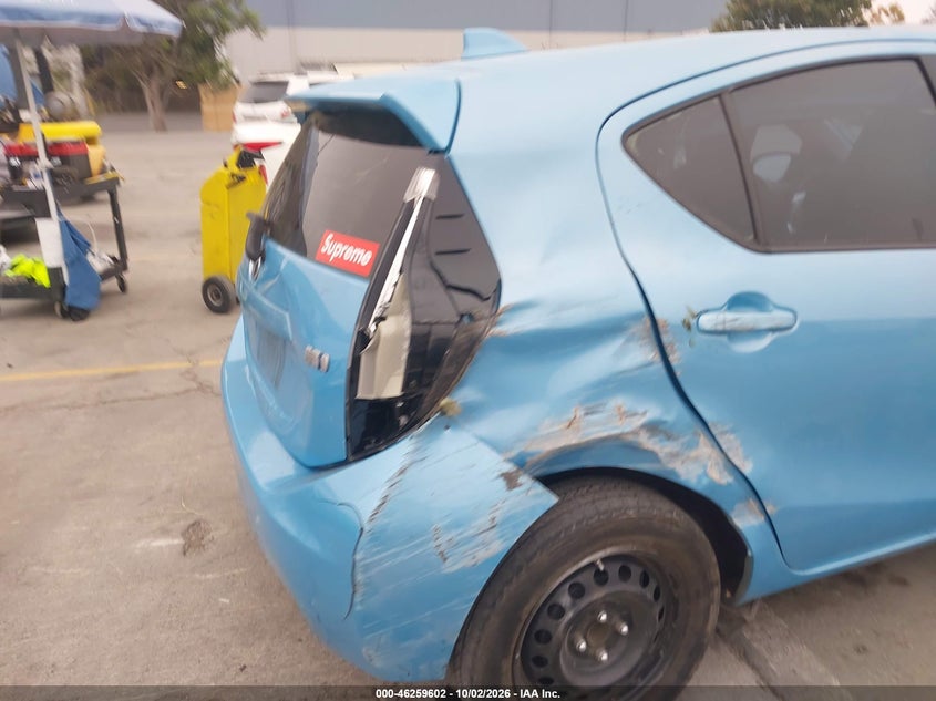 TOYOTA PRIUS C - zdjęcie 14