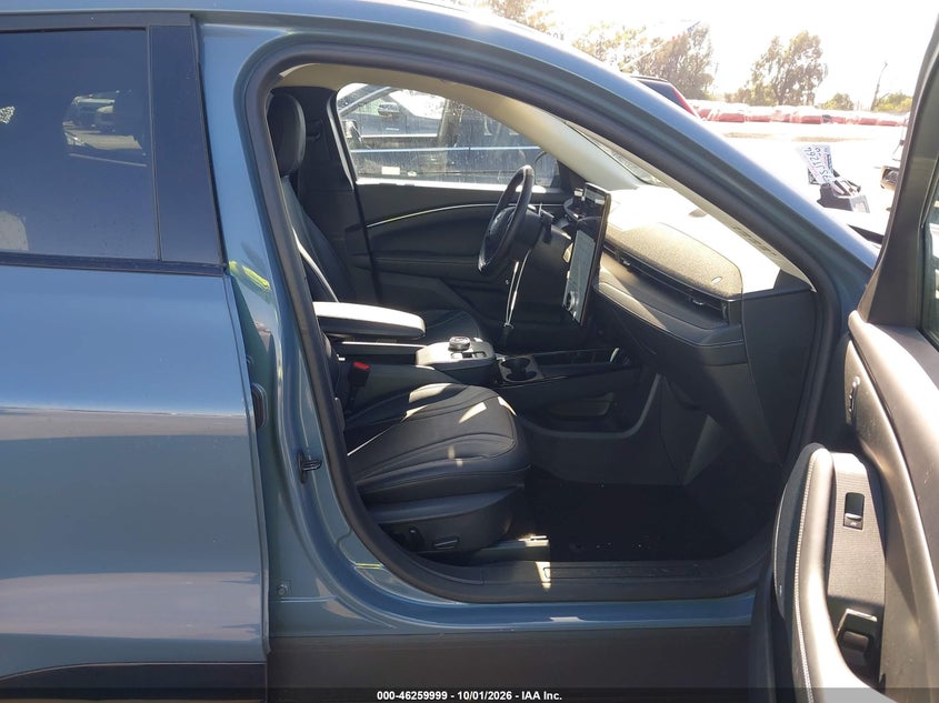 FORD MUSTANG MACH-E - zdjęcie 5