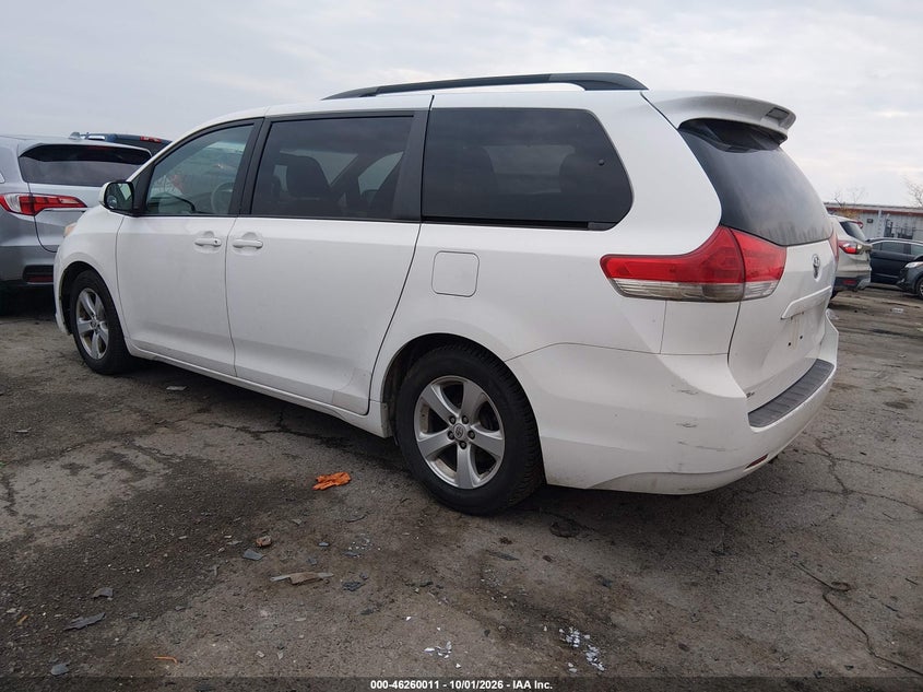 2011 TOYOTA SIENNA LE V6 · Photo 3