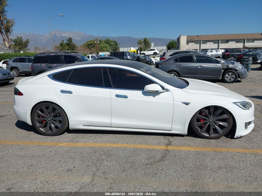 TESLA MODEL S - zdjęcie 13