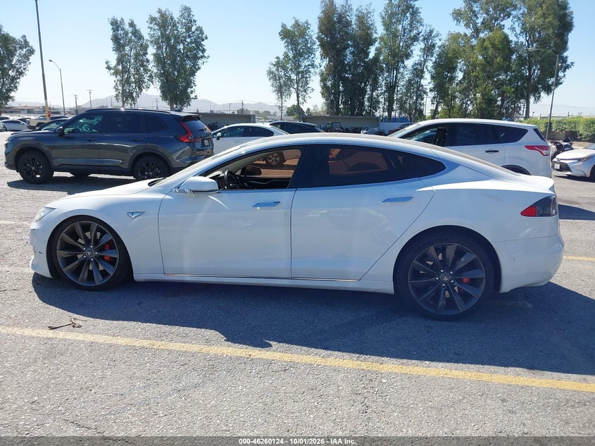 TESLA MODEL S - zdjęcie 14