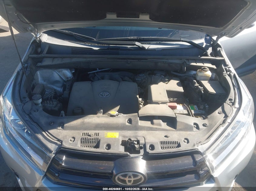 TOYOTA HIGHLANDER - zdjęcie 10