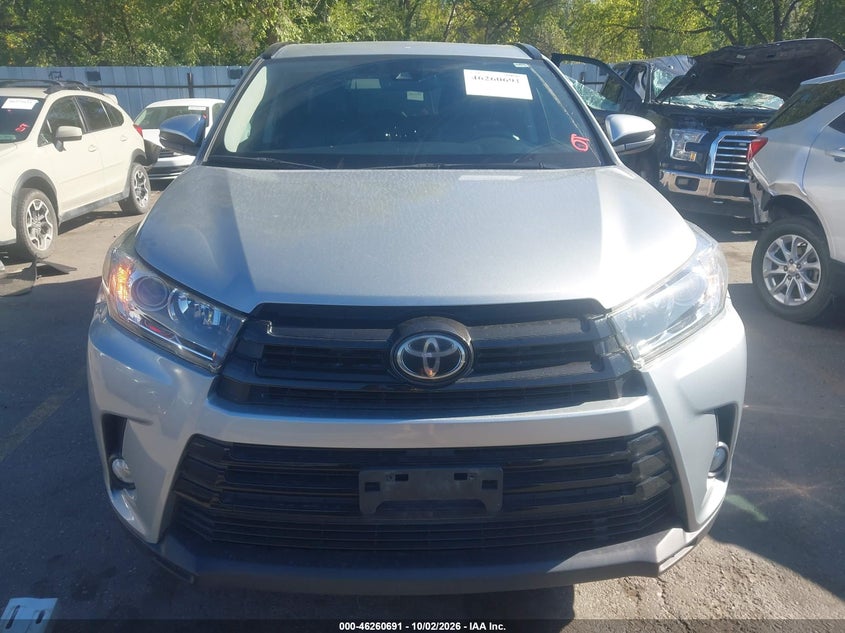 TOYOTA HIGHLANDER - zdjęcie 13
