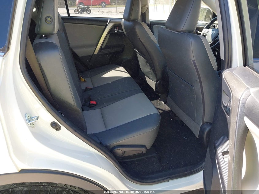 TOYOTA RAV4 - zdjęcie 8