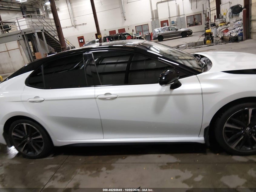 TOYOTA CAMRY - zdjęcie 14