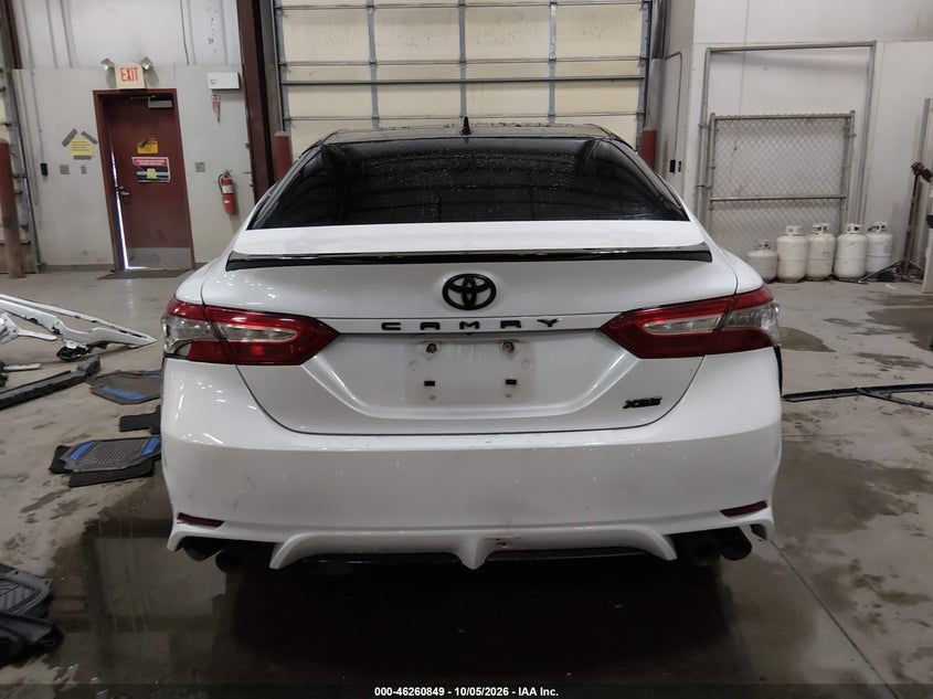TOYOTA CAMRY - zdjęcie 17