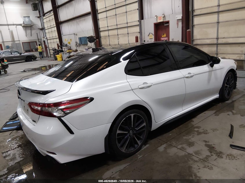 TOYOTA CAMRY - zdjęcie 4