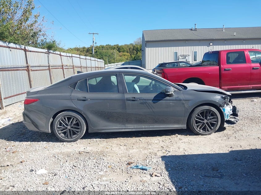 TOYOTA CAMRY - zdjęcie 14
