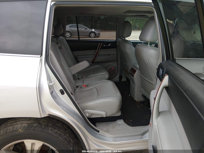 2011 TOYOTA HIGHLANDER auction photo 8