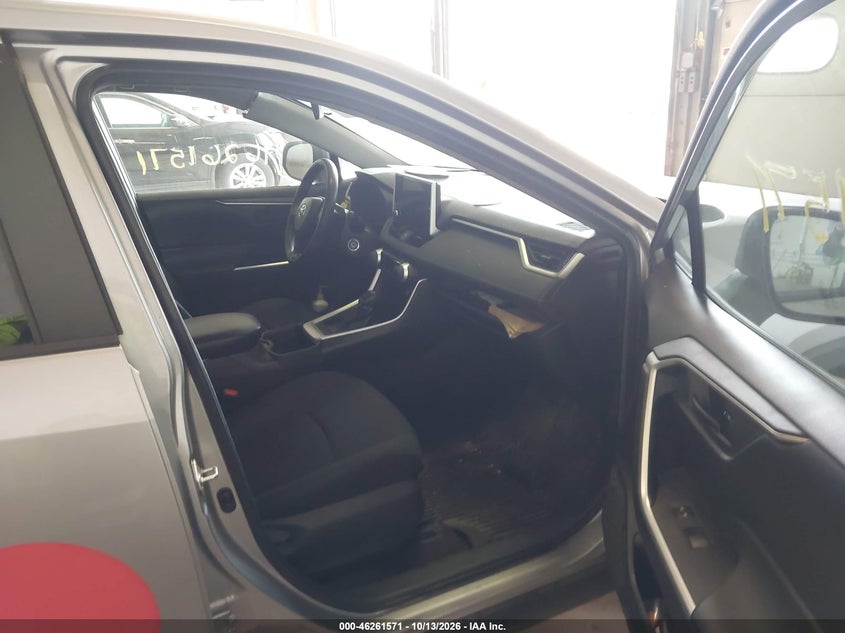Vin: 2t3f1rfv5pw394907, lot: 46761638, toyota rav4 le 2023 img_1