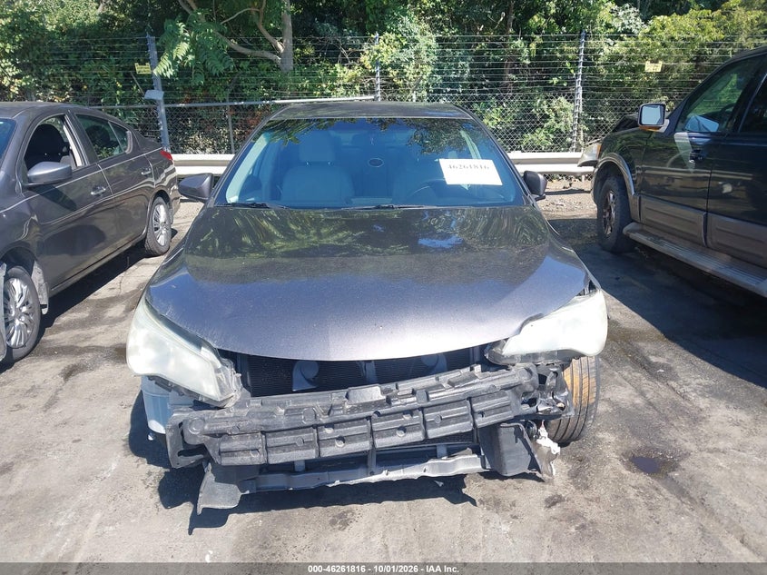 TOYOTA CAMRY - zdjęcie 13