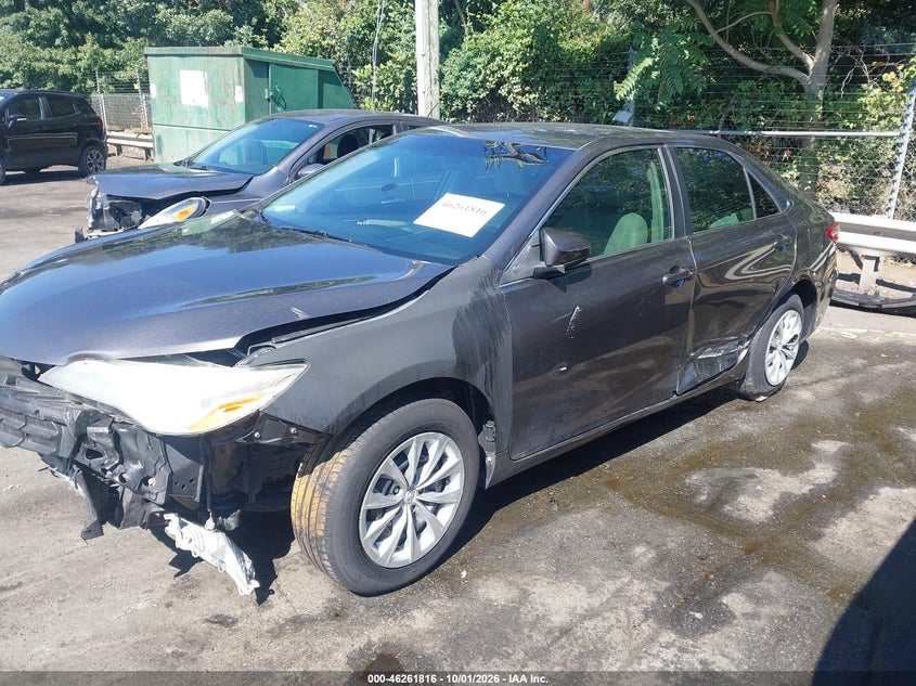 TOYOTA CAMRY - zdjęcie 15