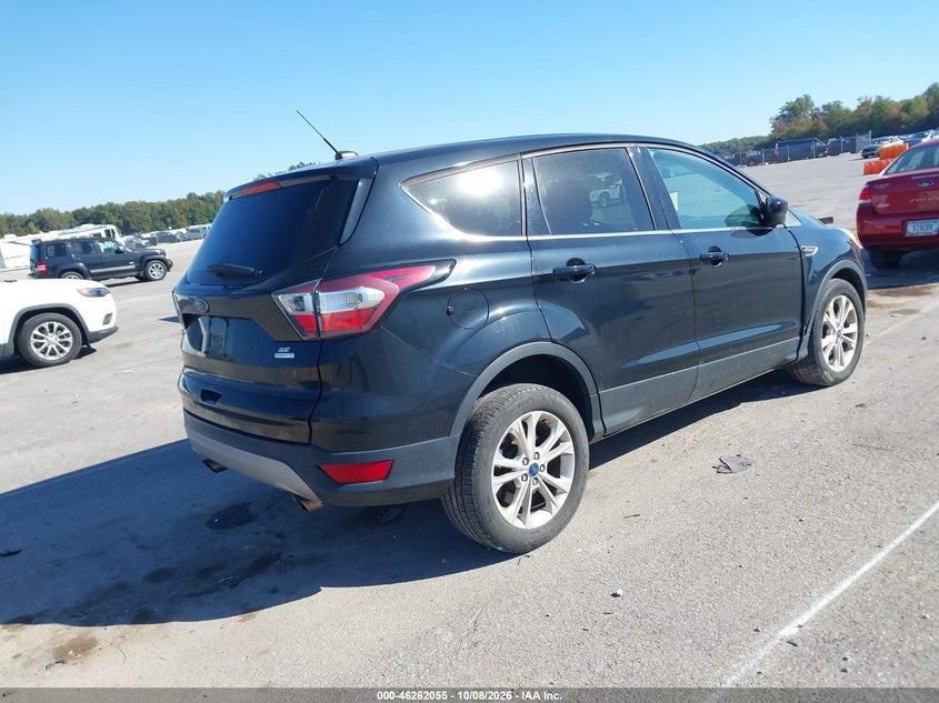 2017 FORD ESCAPE SE · Фото 4