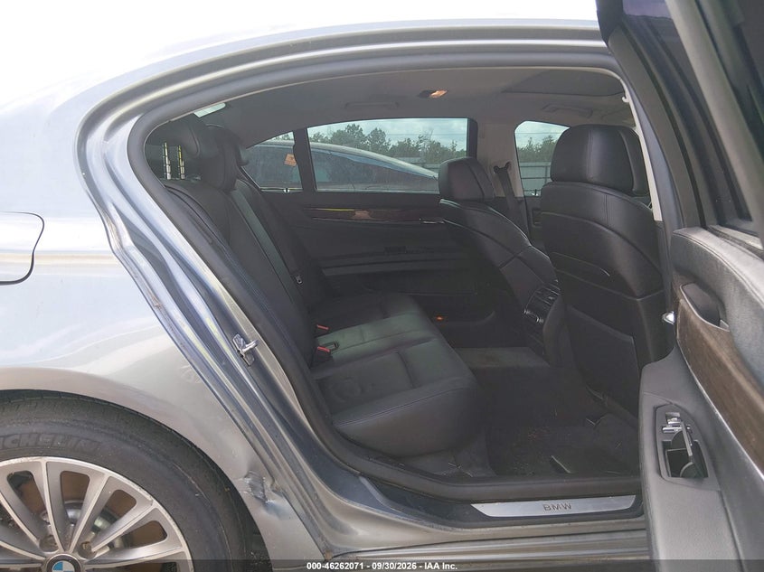 Фото 8 - BMW 740LI