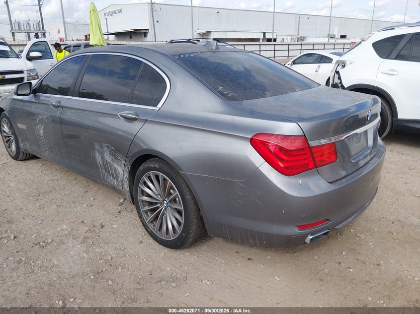 2012 BMW 740LI · Фото 3