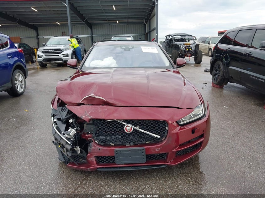 JAGUAR XE - zdjęcie 12