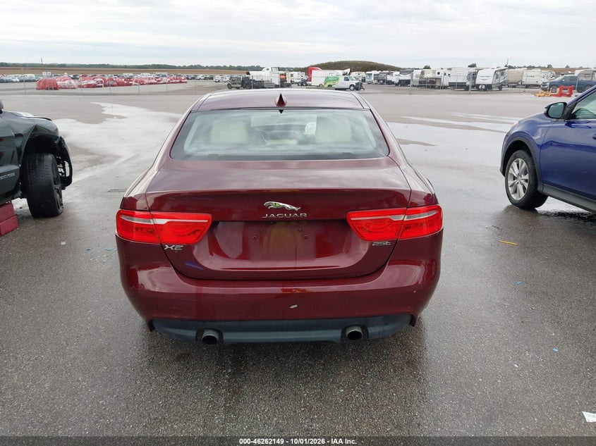 JAGUAR XE - zdjęcie 16