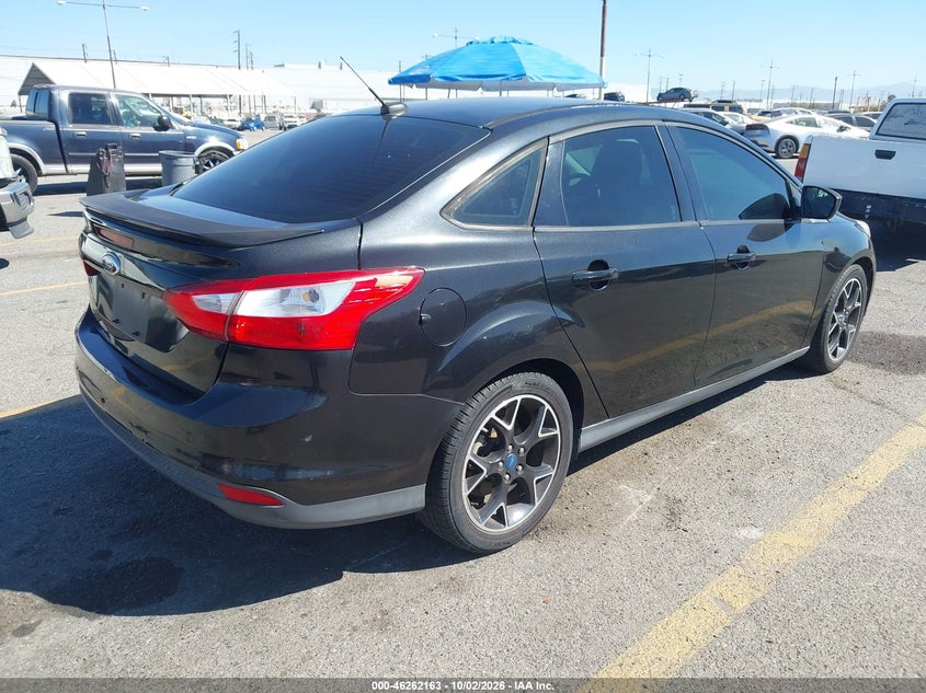 Vin: 1fahp3f21cl366812, lot: 46762232, ford focus se 20124