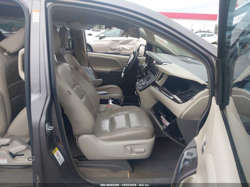 TOYOTA SIENNA - zdjęcie 5
