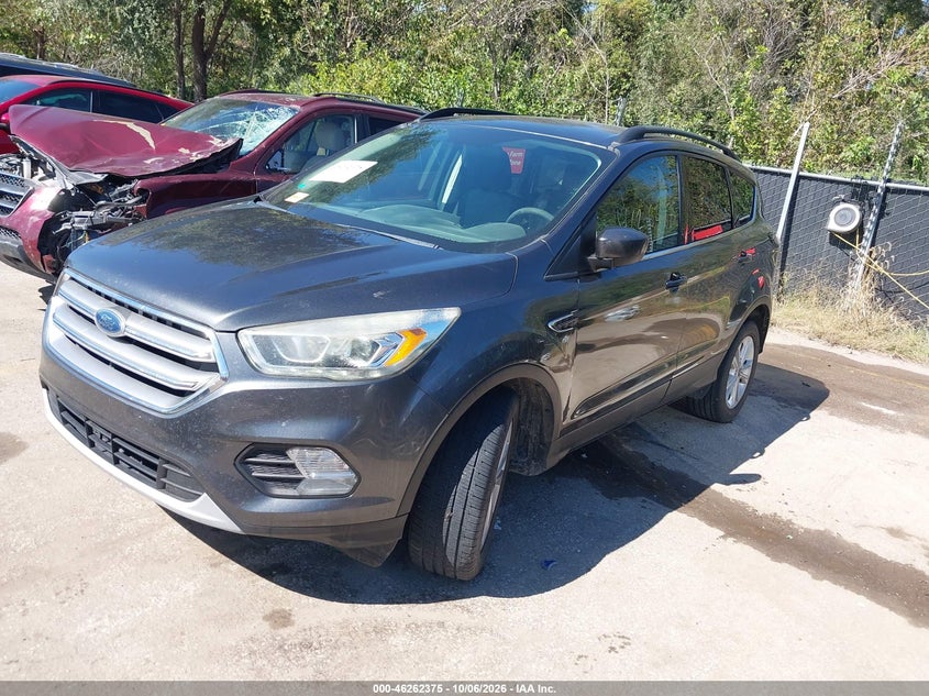 Vin: 1fmcu0gd6hud38996, lot: 46762444, ford escape se 20172